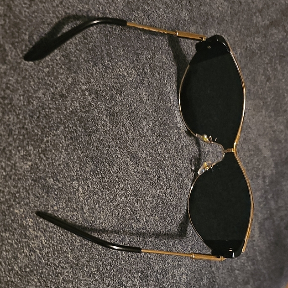 Authentic Versace Gold-Trimmed Black Sunglasses - Picture 6 of 7